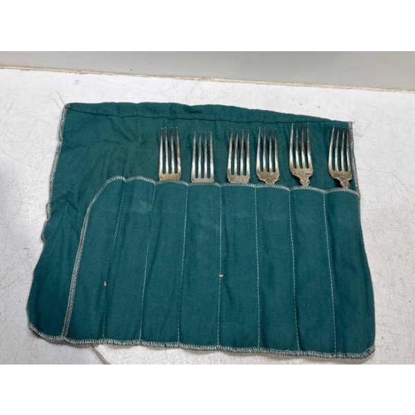 Collection of Sterling Silver Forks, Total weight of 295g