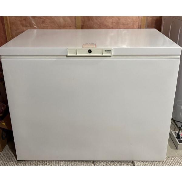 Kenmore Heavy Duty Freezer - 42W, 24D, 34T 