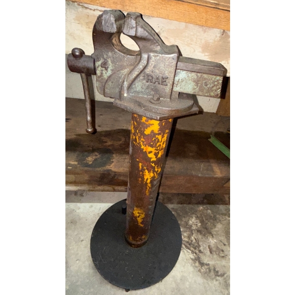 Freestanding Cast Iron Industrial Leg Vise- Blacksmith Vise-Bench Clamp