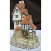 Image 6 : Hand Carved 'Squires Hall' By David Winter