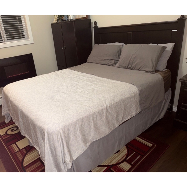 Full Size Slumber Bundle - Drift Into Dreamland w/ This Contemporary Sleep Set