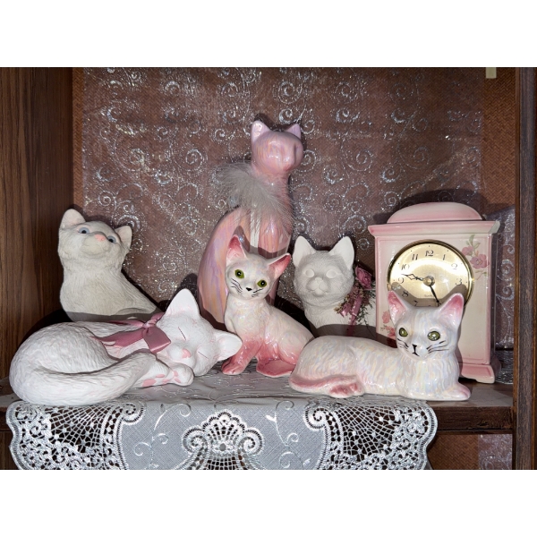 Pink Cat Figurines and Floral Table Clock