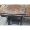 Image 2 : Vintage Raymond MF'G CO. of Guelph Sewing Machine and Table 34 W, 18 D, 31 T 