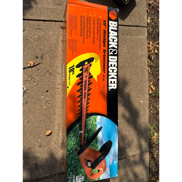 B&D 18" Hedge Trimmer New In Box