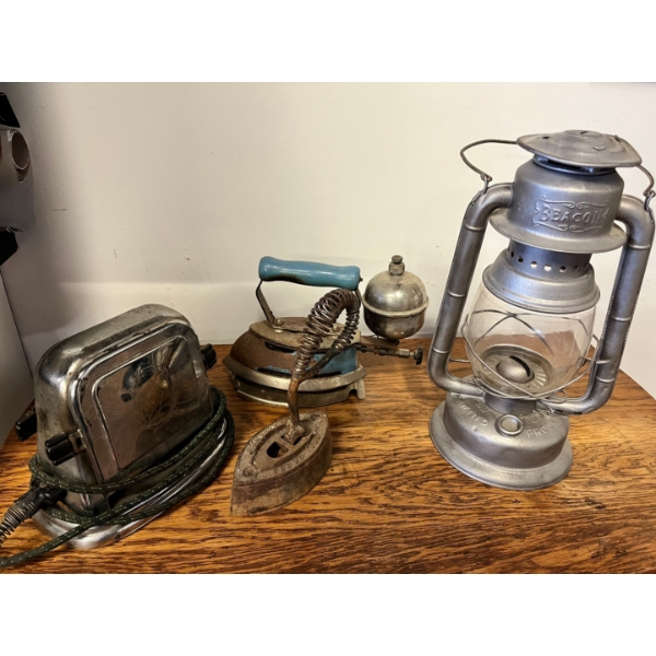 Vintage GSW Beacon kerosene barn lantern. Vintage Coleman InstantLite Model 4A blue enamel gas iron