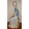 Image 2 : Lladro Porcelain Girl w/ Bouquet of Lilies 9T