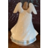 Image 2 : LLADRO Porcelain 'Angelic Melody Figurine - 7.5T 