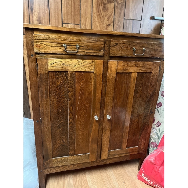 beautifully handcrafted wooden hutch with glass knobs original hardware
50”h 40”W 17”d