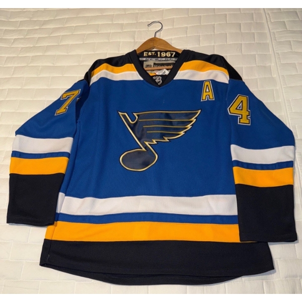 Reebok St.Louis Blues NHL #74-T.J Oshie Jersey Size Large