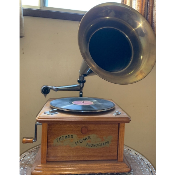 Antique Thomas Edition Phonograph 22T