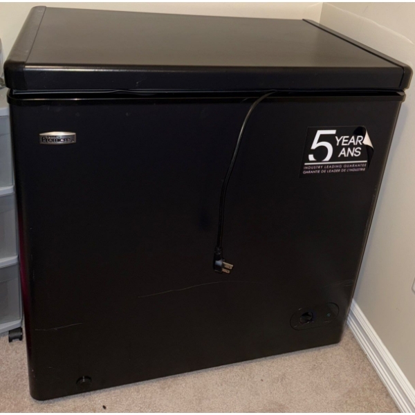 Danby Premier 5.5 cu Ft. Chest Freezer Mo.DCF055A28P 156L 32x21x31
