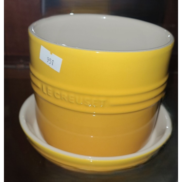 Le Creuset Herb Planter with Tray 7 Diameter Plate, Pot is 5 Diameter Top, 4.5 T Including Plate