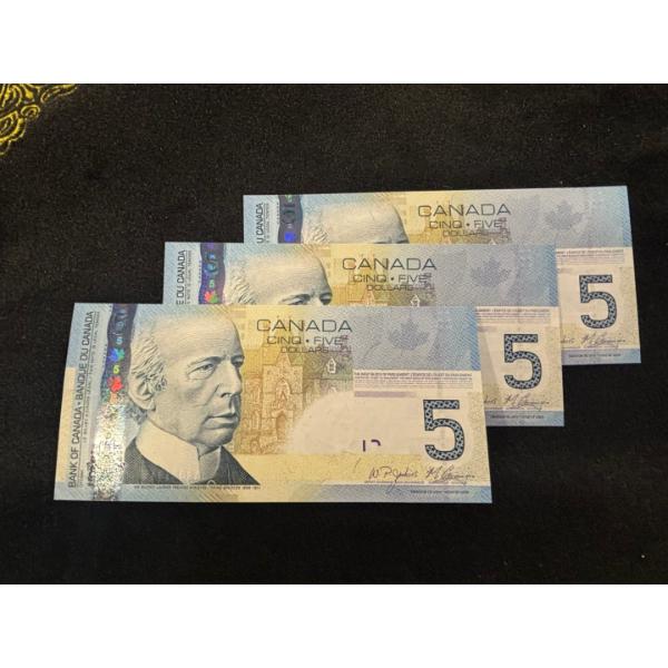 Canadian $5 uncirculated consecutive bank notes AAS0712456-457Great edition to any collection