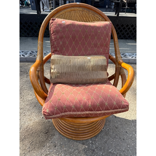 Ratan Swivel Chair (32" X 31" X 38")