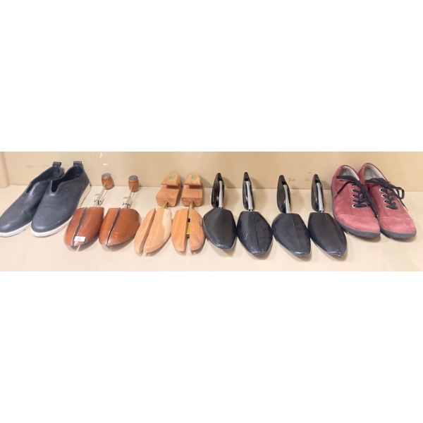 Two Pairs of Women's Comfort Shoes Size 6.5-7 plus Vintage Shoe Strechers