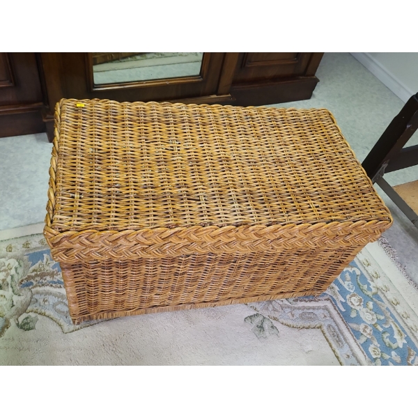 Wicker trunk basket - 38W, 21D, 20T