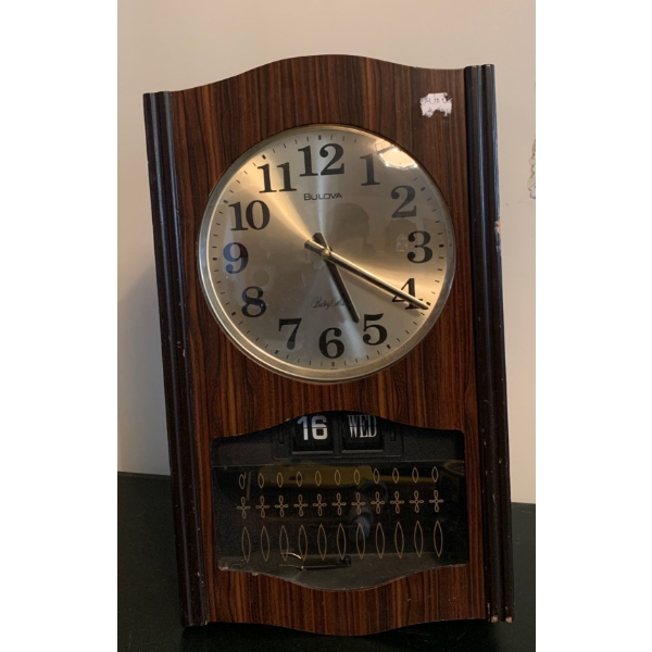 Vintage BULOVA Wall Clock Quartz Battery Strike 21T