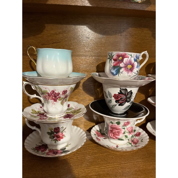 Collection of six tea cup, and saucer's bone China.