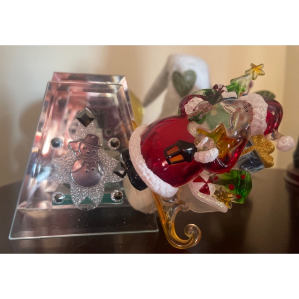 Christmas Snow Globe Senoir Elf & Figurine 6T