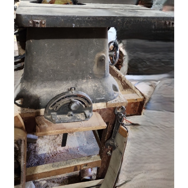 Beaver Table Saw w/ Attached Wooden Table 64 W, 43 D, 39 T