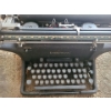Image 2 : Underwood Vintage Manual Typewriter 23 W, 12 D, 11 T