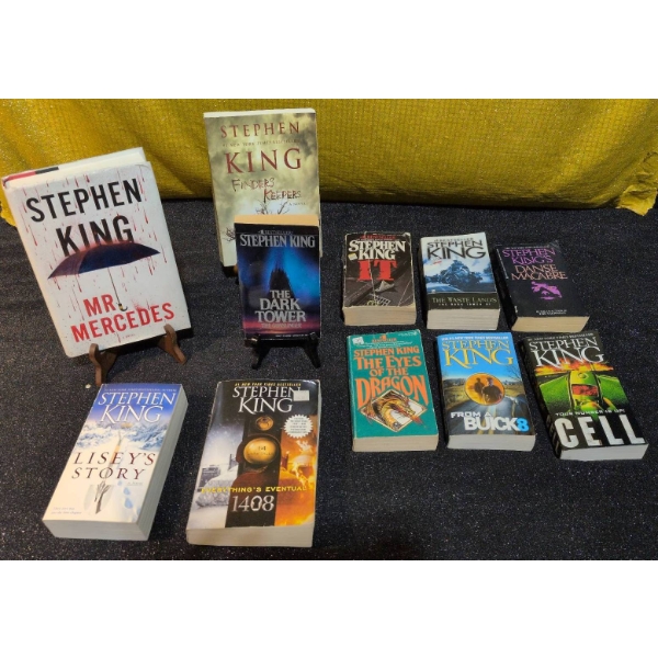 Stephen King Hard and Softcover Novels in Excellent Condition