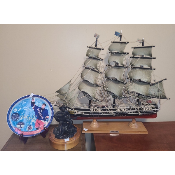 Gretzky Plate Rangers 1999 Final 8.5" Diameter, Cowboy 6.5" Base, 7 T, Cutty Sark 1869 -29 W, 21 T