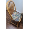 Image 2 : Dining Table 42" Diameter, 30 T and 4 Chairs 17 W, 17 D, 38 T