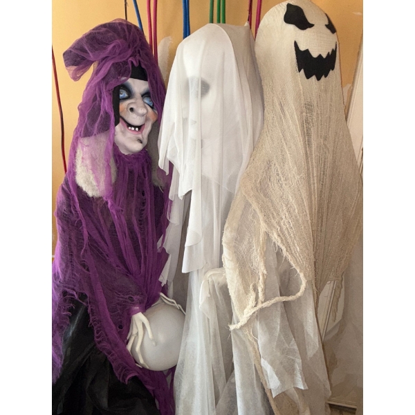 Seasonal Yard Decor - Gouls Goblins & More