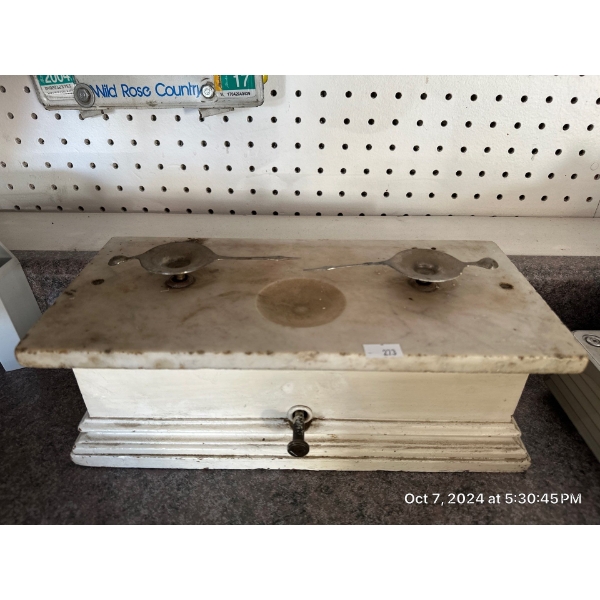 Antique Gold Scale 13L 