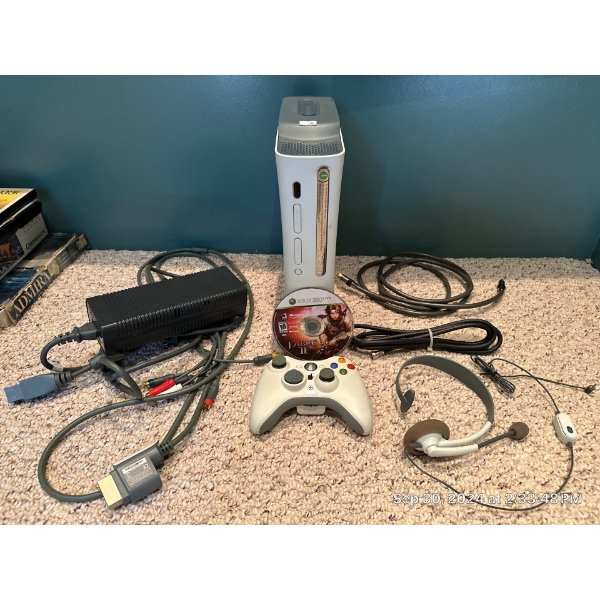 XBOX 360 & Controller Tested Lightly Used