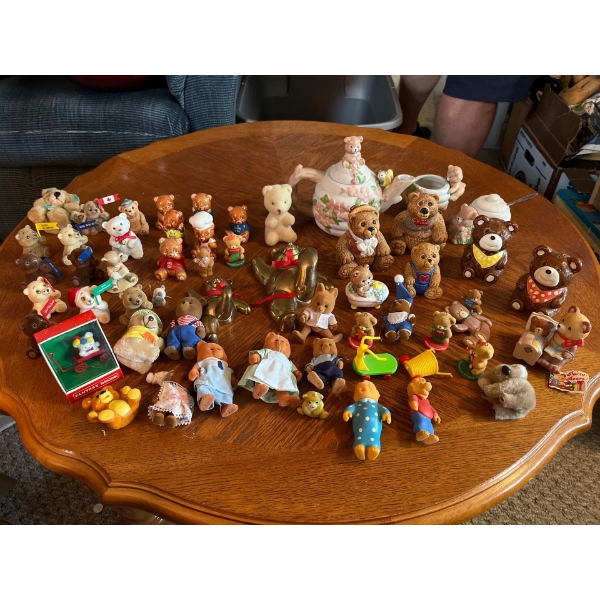 large, ceramic miniature, bear collection, bears of all clients, including the Bernstein bears