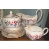 Image 3 : Wedgewood Fine Bone China Collection in "Devon Sprays" Pattern 