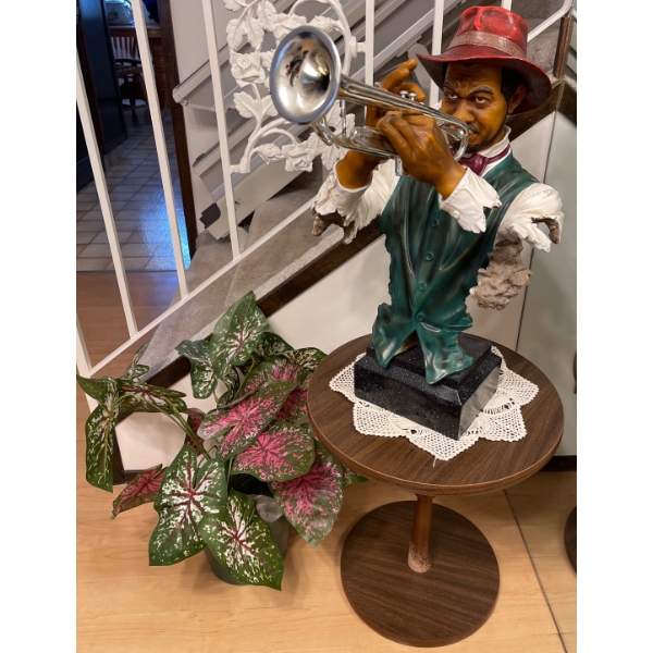 Trumpet Tootin' Jazz Man 22T w/ End Table 16T & Faux House Plant