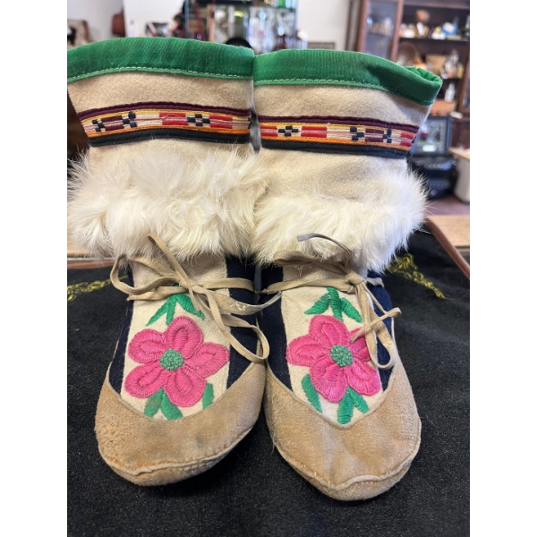 Youth handmade Indigenous mukluks, traditional designed boots with moosehide soles floral embroidery