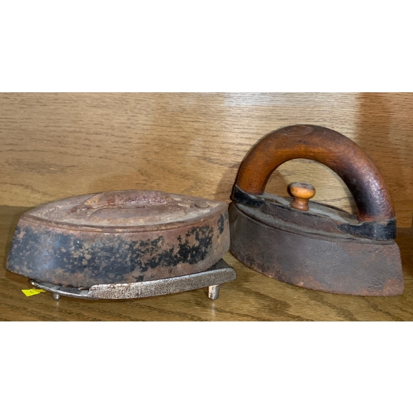Antique Iron Duo - 7L
