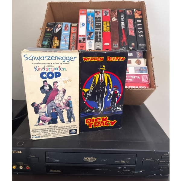 TOSHIBA Mo.M660 VHS Player w/ Assorted VHS Cassette Tapes 