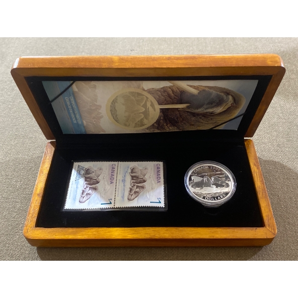 2005 Canada Pure Silver $5 Coin and Stamp Set Featuring Atlantic Walrus