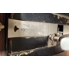 Image 5 : Vintage Raymond MF'G CO. of Guelph Sewing Machine and Table 34 W, 18 D, 31 T 