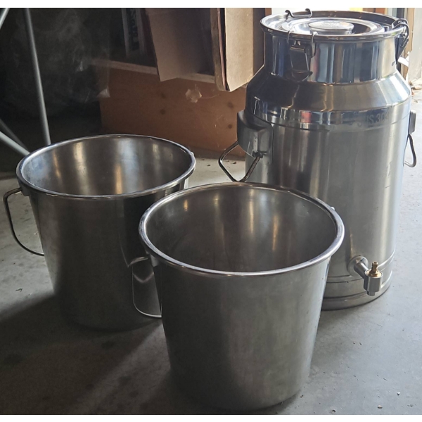 Stainless Steel Pails and KADAJIA SUS304 Water Holder with Spout