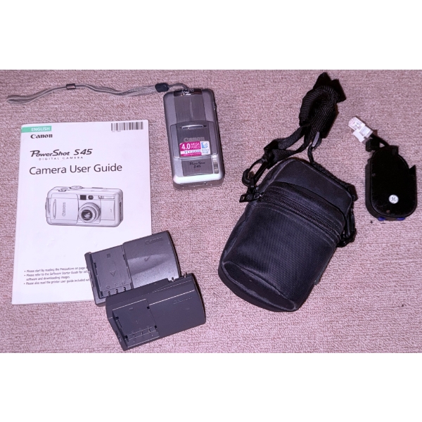 Canon PowerShot S45 Digital Camera with Accessories