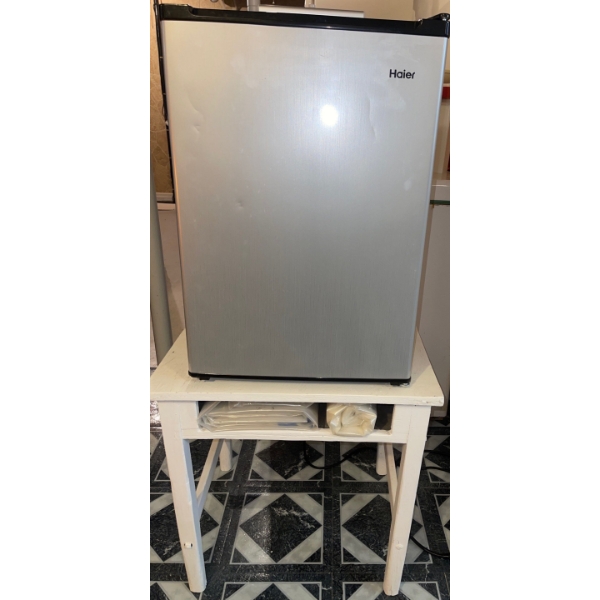 HAIER Dorm Size Refrigerator/Freezer 19x18x28
