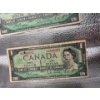 Image 9 : 12 1976 Canadian $1 Bills