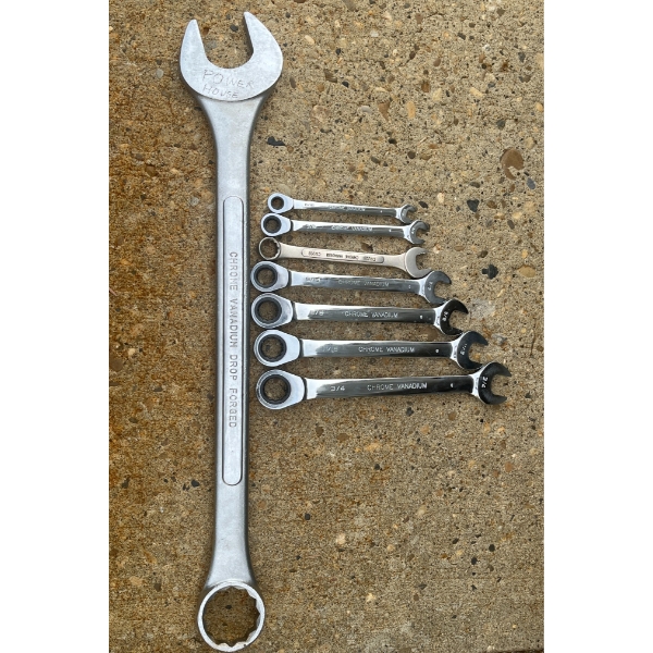 8 Chrome Vanadium SAE Combination Wrenches, 3/8" to 1-5/8"