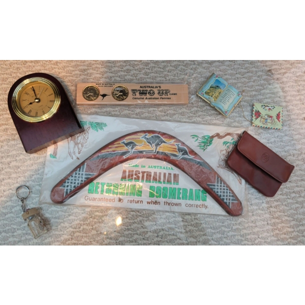 Austrailian Returning Boomerang Penny Game Desk Clock Souvenir Sand Genuine Leather Wallet 