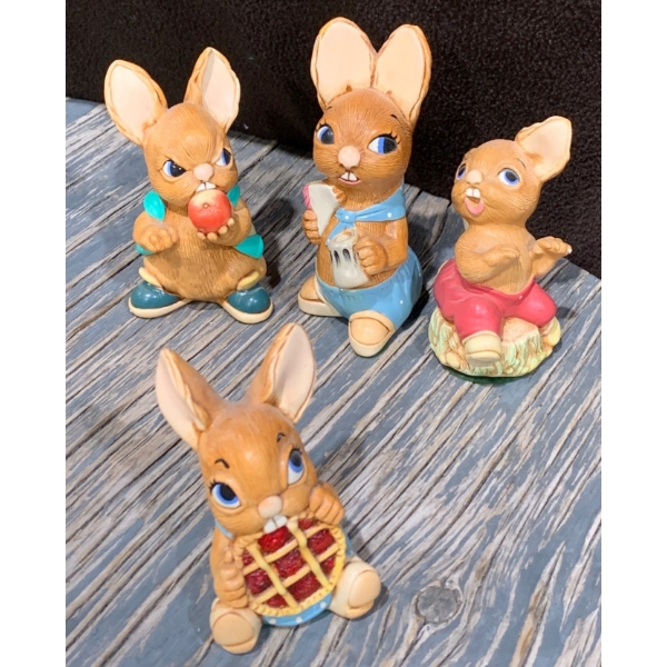 Pen Delfin Figures - 'Scrumpy', 'Picnic Midge', 'Muncher' & 'The Thumper' 