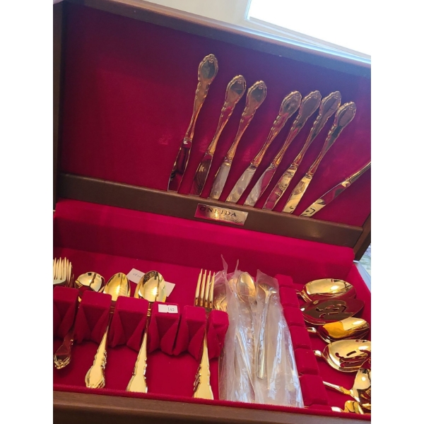 Oneida Stainless Golden Cutlery and Box 19 W, 11.5 D, 4 T