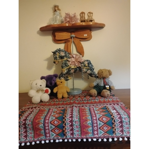 House & Home Decor & Wooden Shelf