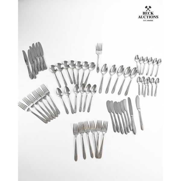 Vintage Silver-Plated Flatware Set In The "Springtime" Pattern, Manufactured By Rogers Bros,42-piece