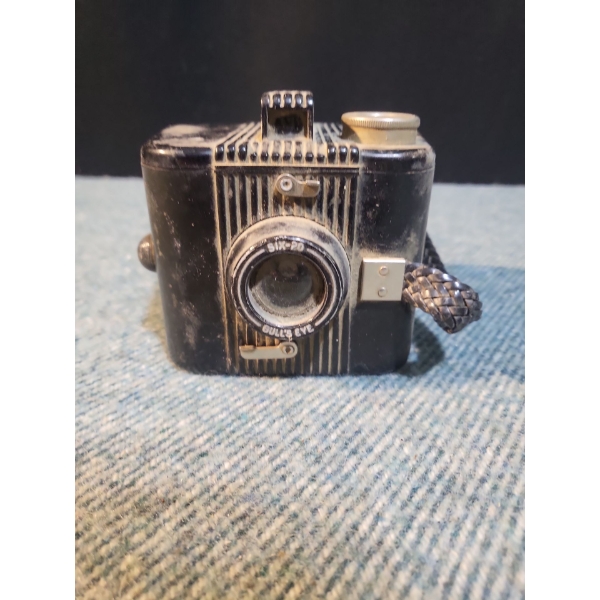 Kodak Six-20 Bull's Eye Camera